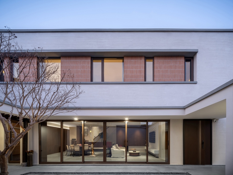 rural triangular house by urbanfabric design