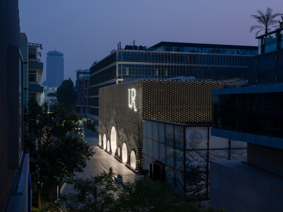 urban revivo flagship store in beijing by mvrdv