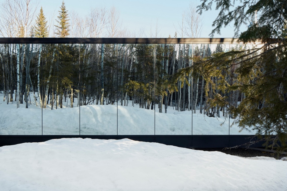 Forest Glamp by Bourgeois Lechasseur architects
