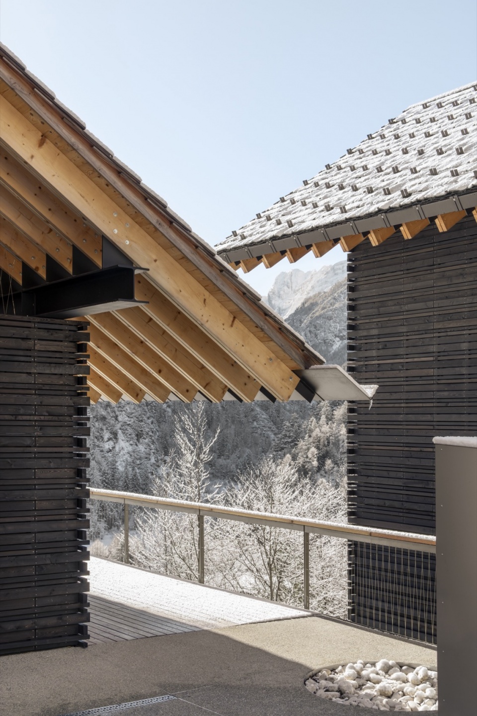 TWIN ALPINE HOUSES