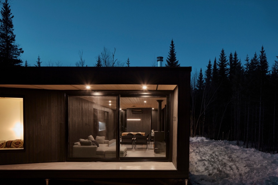 Forest Glamp by Bourgeois Lechasseur architects