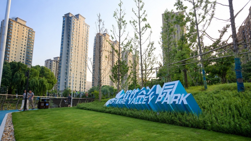 Riverside Landscape Design of Green Belts on Both Sides of Dadongjiang