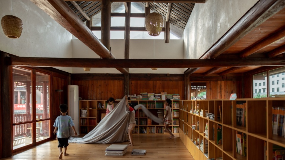 Spring Bud Bookhouse by ZHUO Architects
