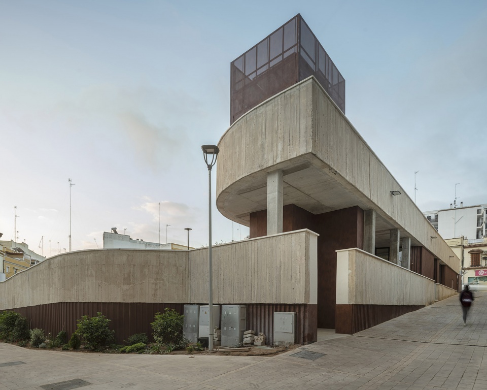 alcala de guadaira youth centre by felipe retuerto dunar arquitectos