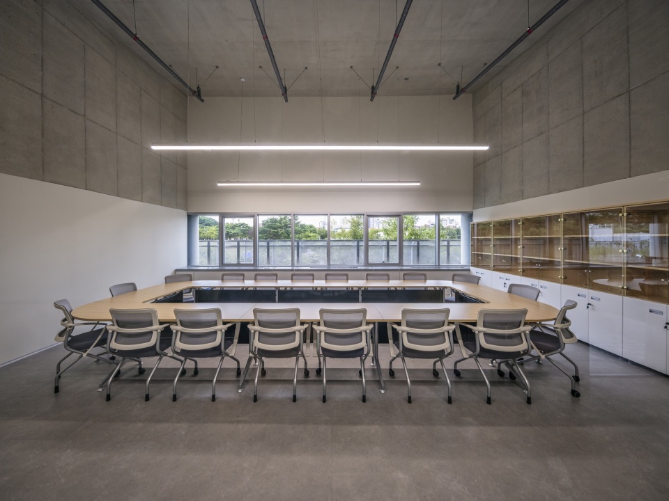 care and wellness center for the elderly and people with disabilities by sol89 woodrock architecs