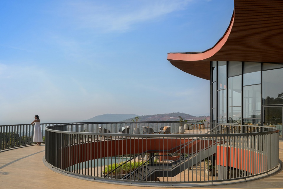 crest nine by sanjay puri architects