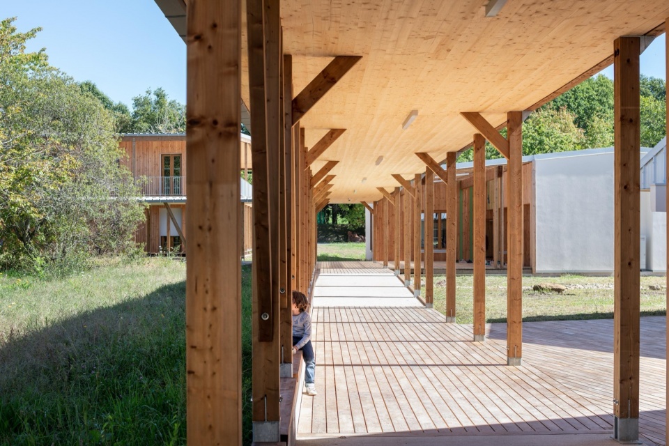 leisure centre with dormitory by atelier quatre r2k architectes