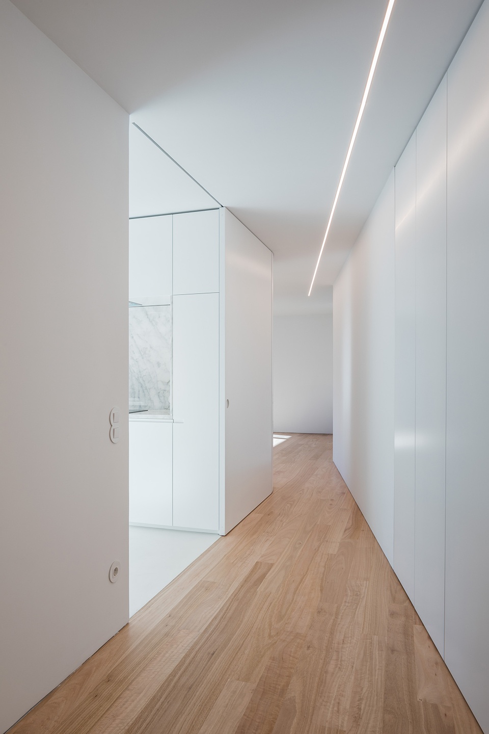 HS BUILDING by NOARQ