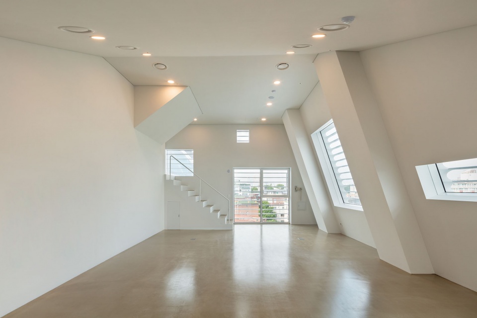 Hajeong Artplex by NOTNOT Architects