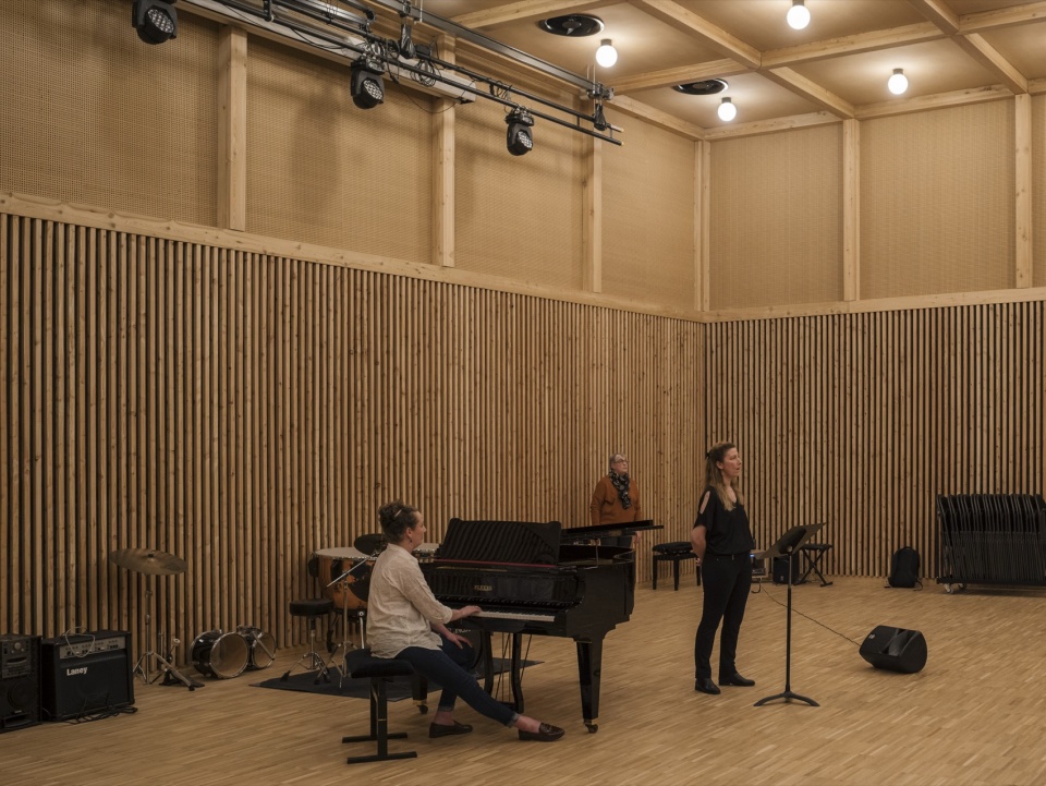 ecole de musique et danse jean claude casadesus by ateliers o s architectes