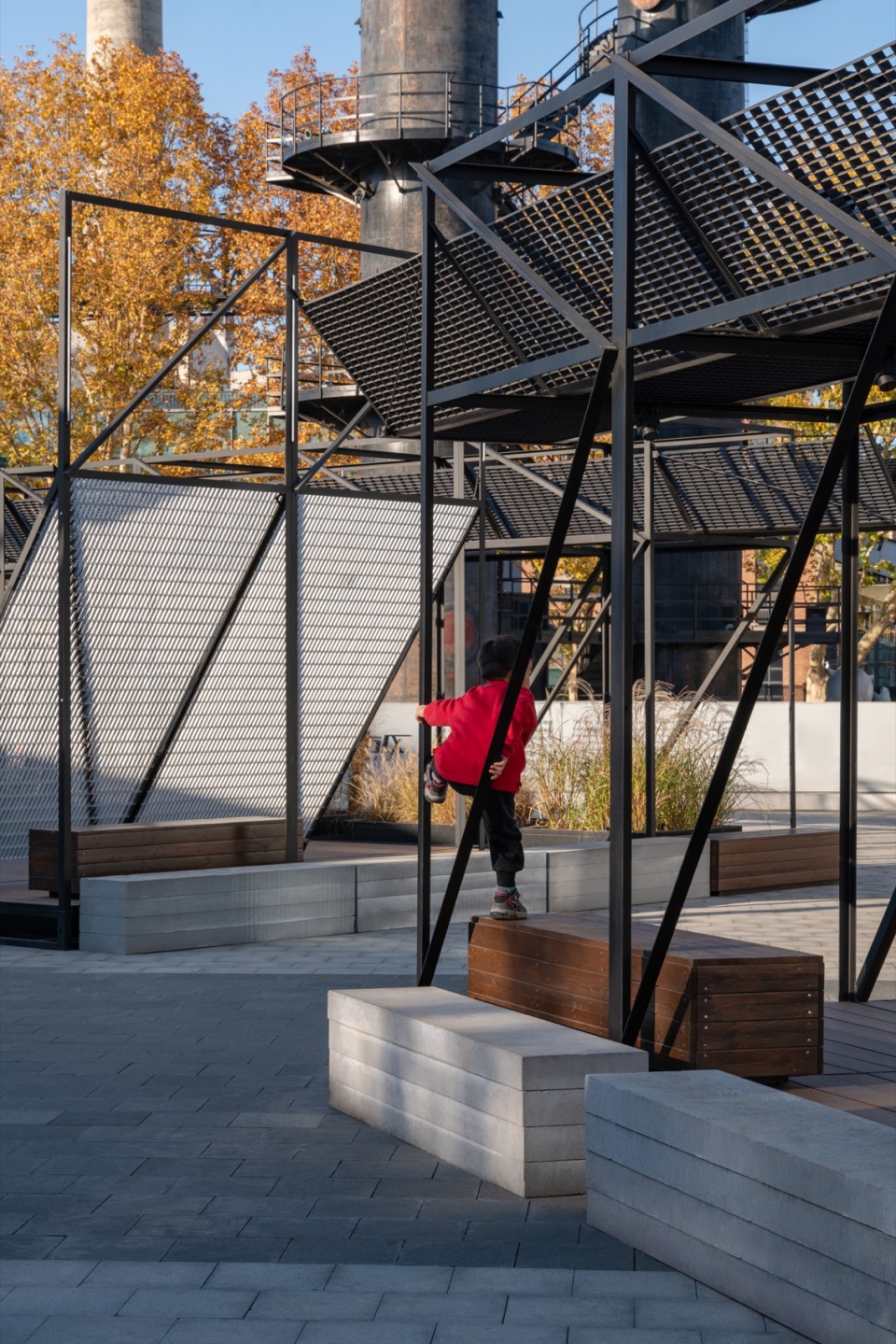 the 798·751 train street renovation by studio nor