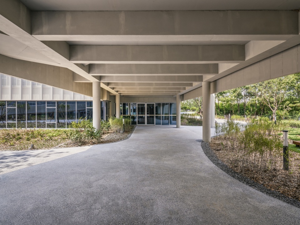care and wellness center for the elderly and people with disabilities by sol89 woodrock architecs