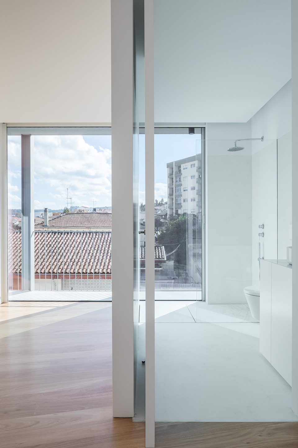 HS BUILDING by NOARQ