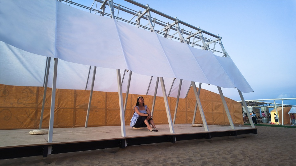 island creature installation by beats architects