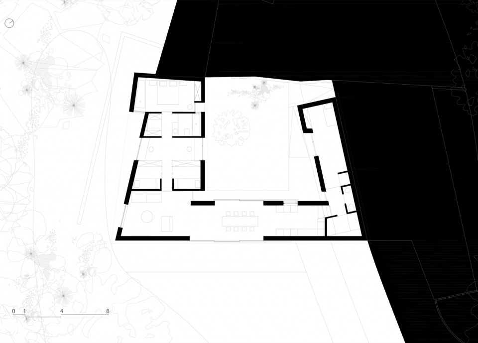 narrow house by studio lorenzo guzzini