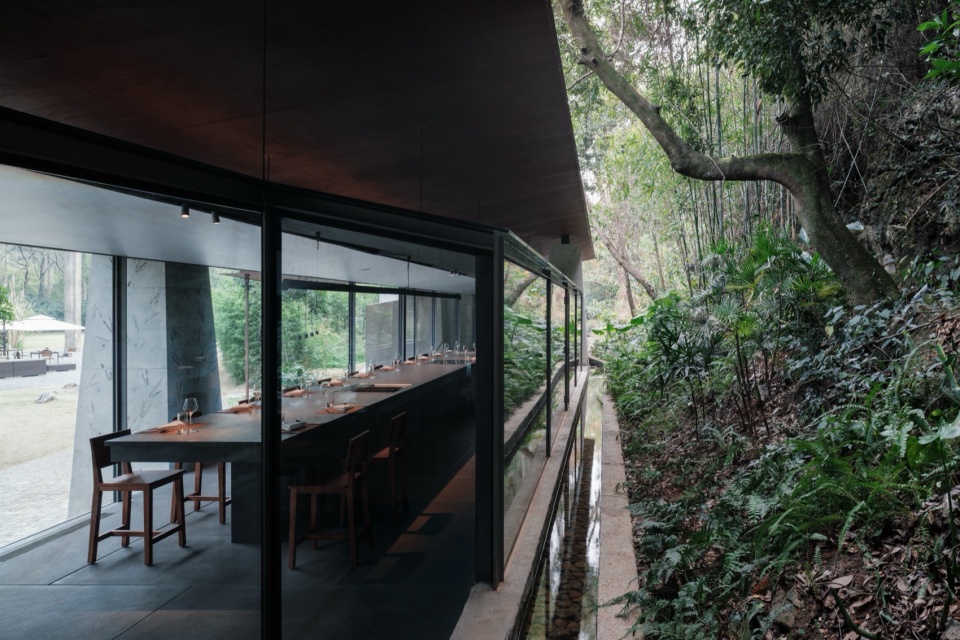Stream Restaurant by Atelier Guo