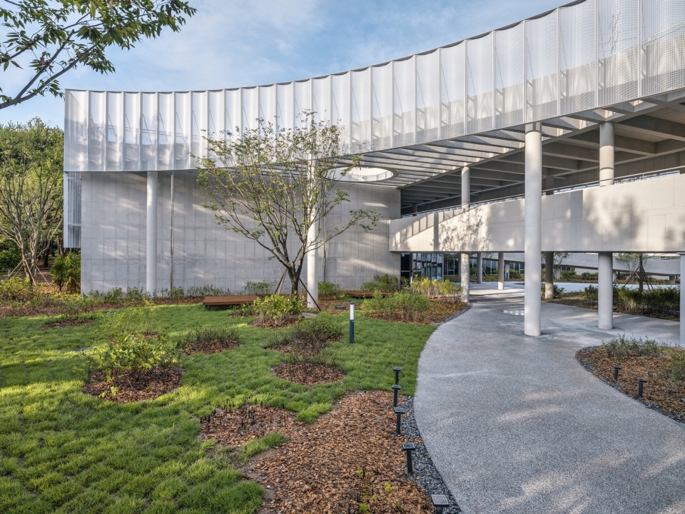 care and wellness center for the elderly and people with disabilities by sol89 woodrock architecs