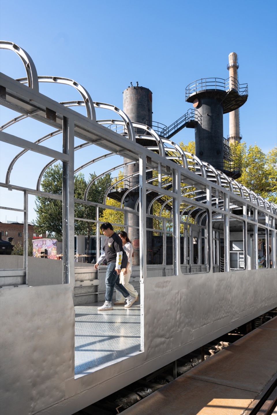 the 798·751 train street renovation by studio nor