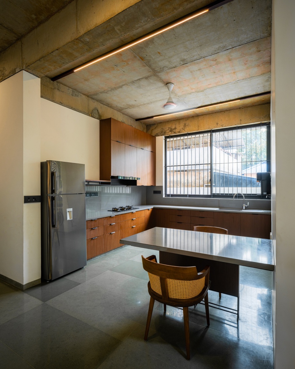 the house veiled in brick by lijo reny architects