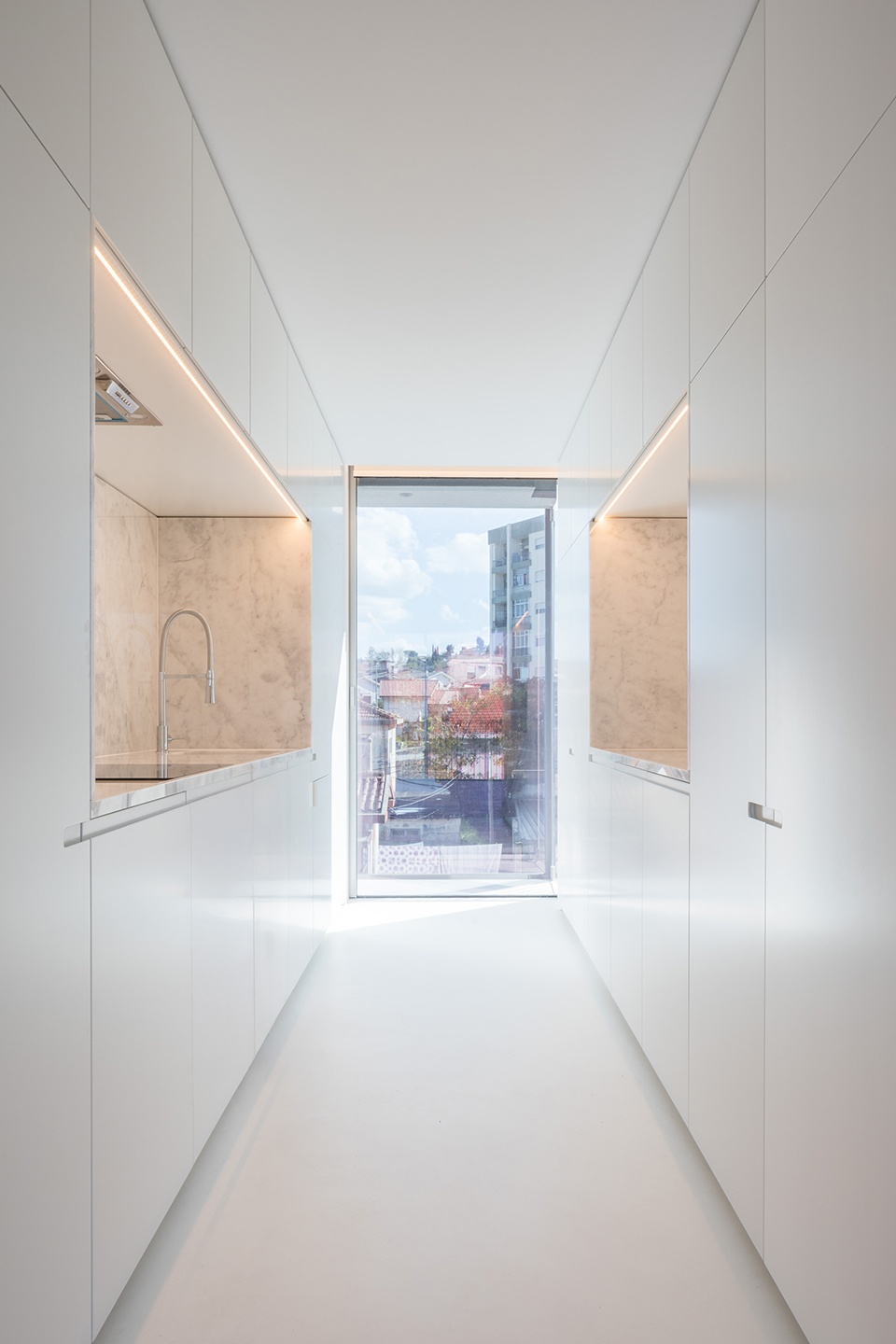 HS BUILDING by NOARQ