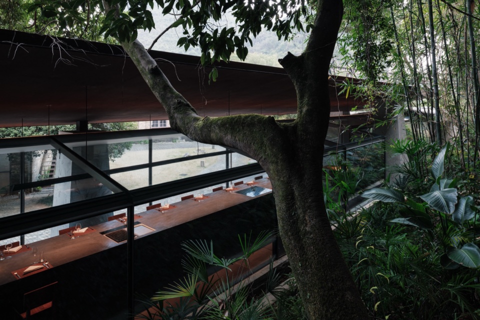 Stream Restaurant by Atelier Guo