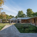 带宿舍的休闲中心，法国 / Atelier Quatre + r2k architectes