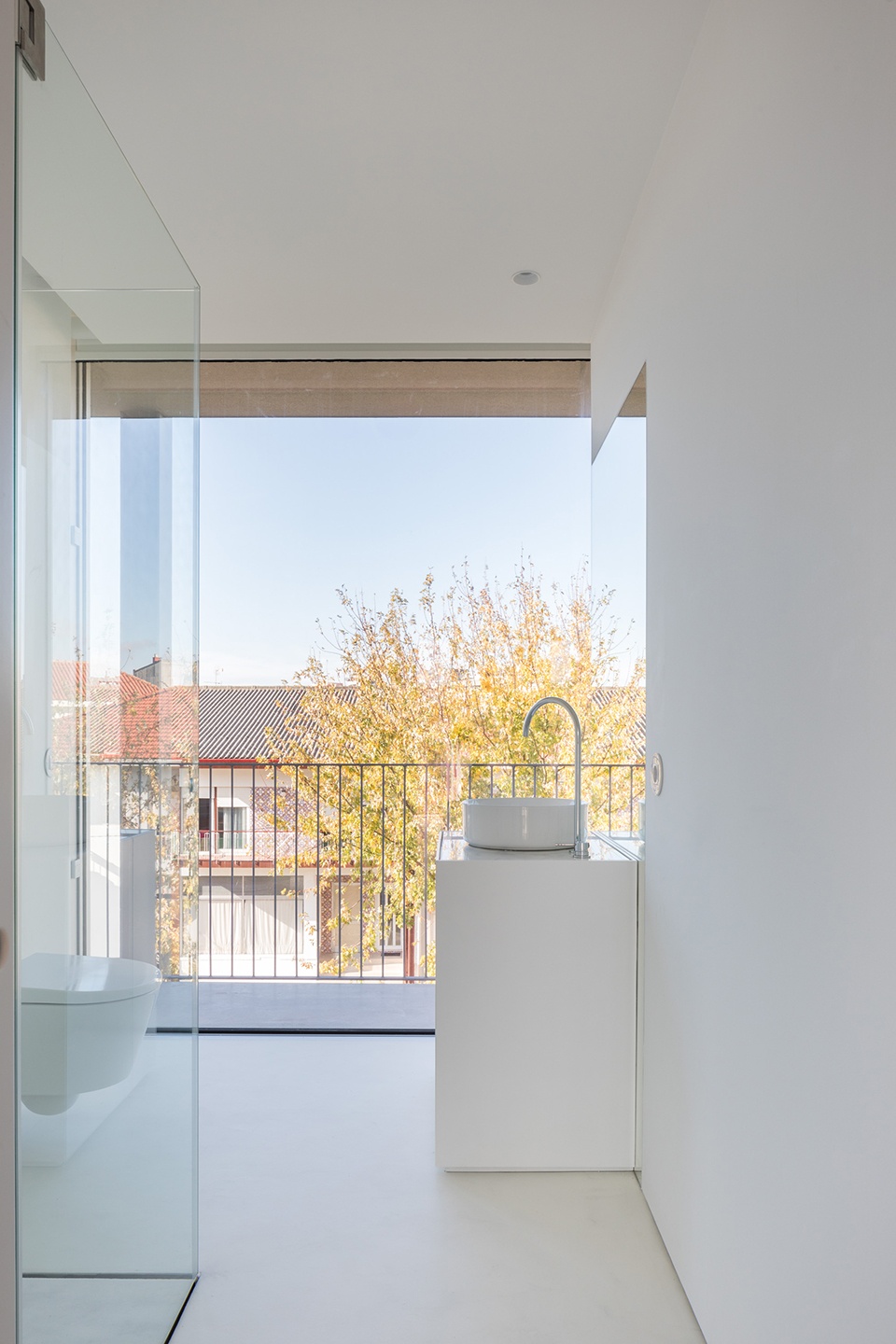 HS BUILDING by NOARQ