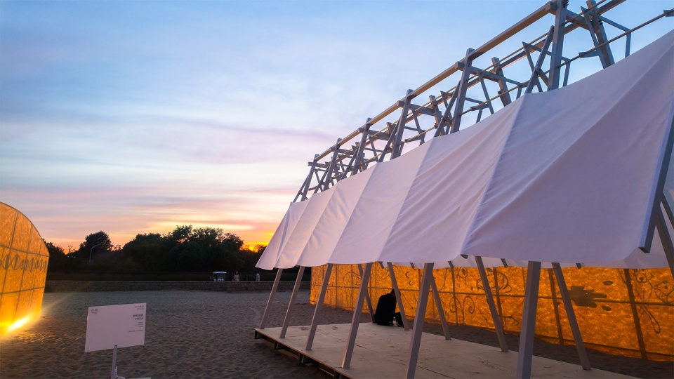island creature installation by beats architects