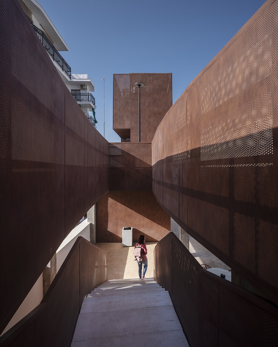 alcala de guadaira youth centre by felipe retuerto dunar arquitectos
