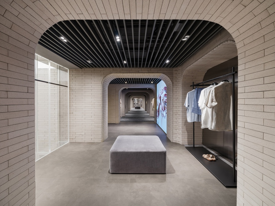 urban revivo flagship store in beijing by mvrdv