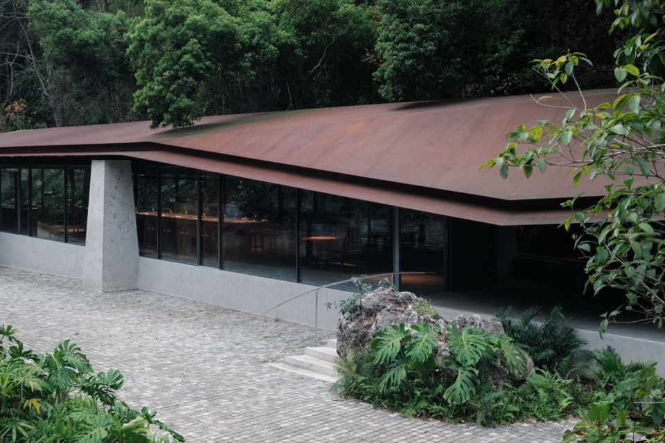 Stream Restaurant by Atelier Guo