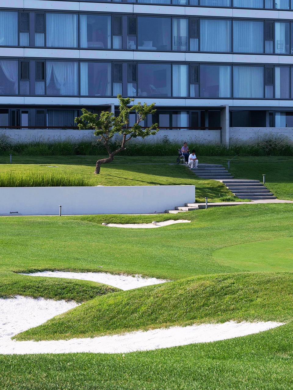 aranya sea mirror garden by zscape