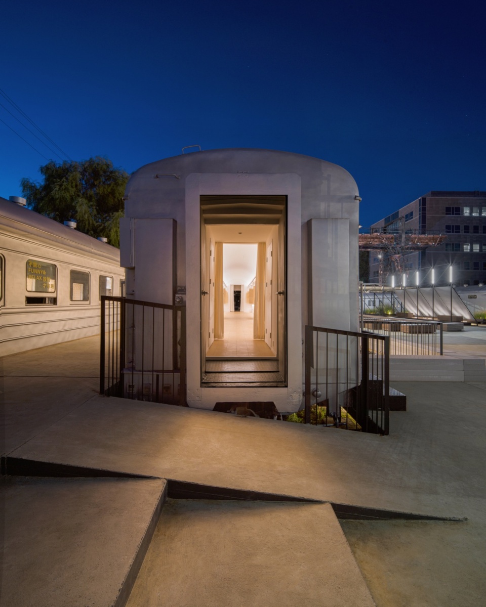 the 798·751 train street renovation by studio nor
