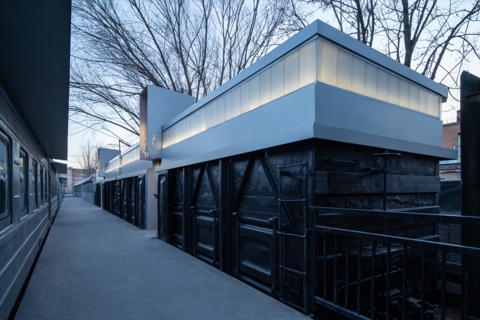 the 798·751 train street renovation by studio nor