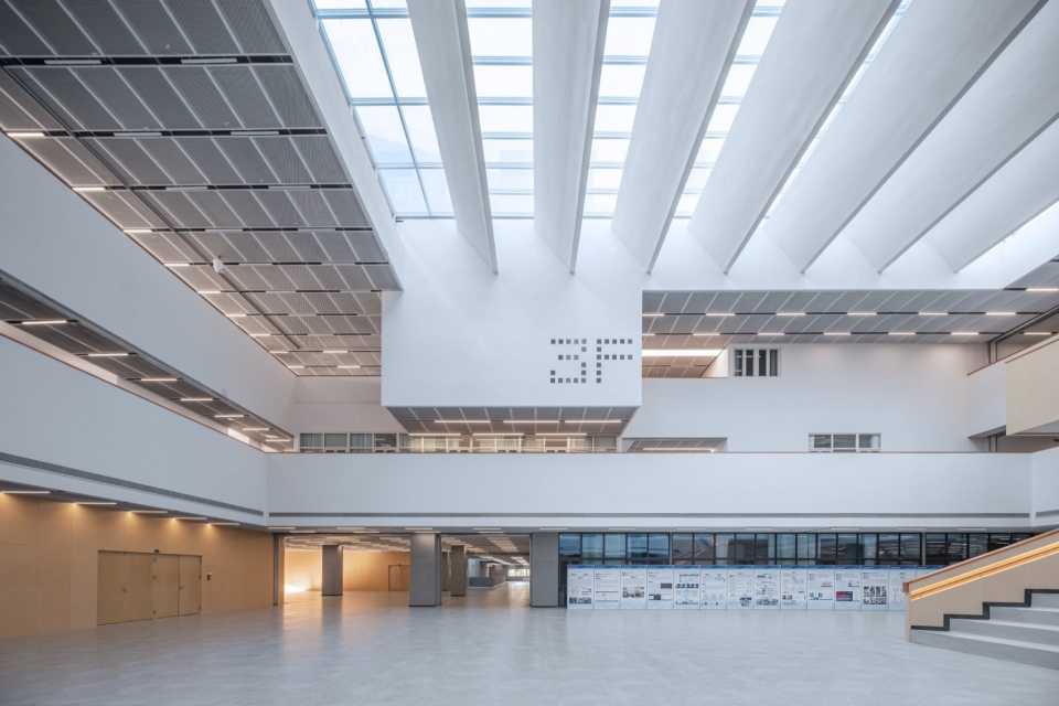 the academic building for network center computer science big data and microelectronics