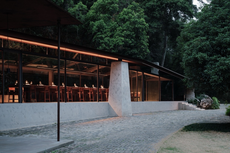 Stream Restaurant by Atelier Guo