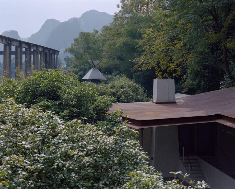 Stream Restaurant by Atelier Guo