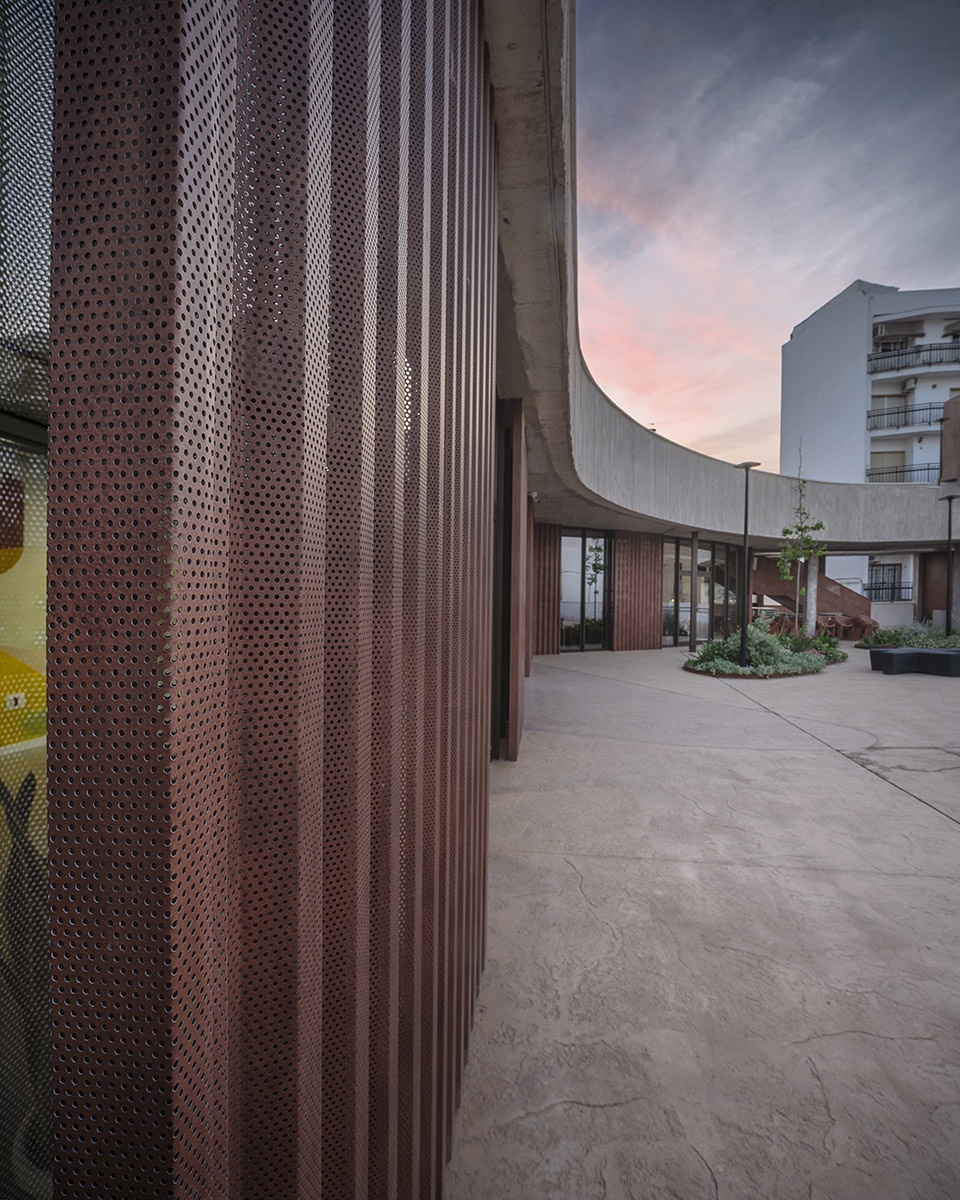 alcala de guadaira youth centre by felipe retuerto dunar arquitectos