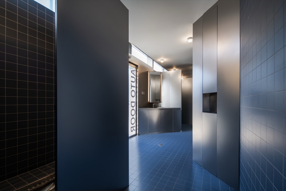 the 798·751 train street renovation by studio nor