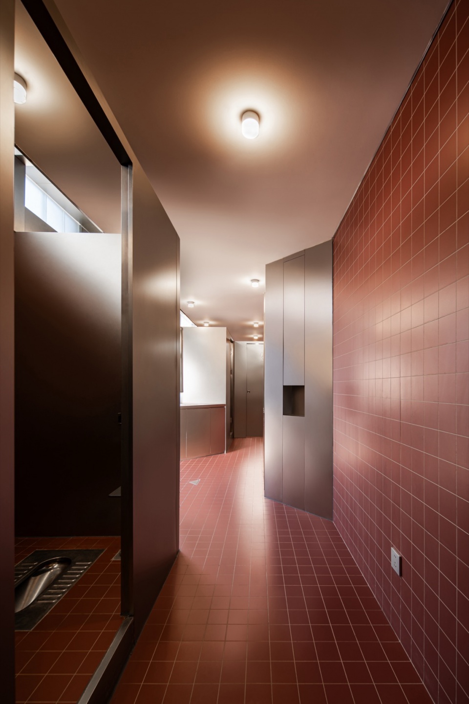 the 798·751 train street renovation by studio nor