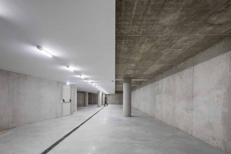 HS BUILDING by NOARQ