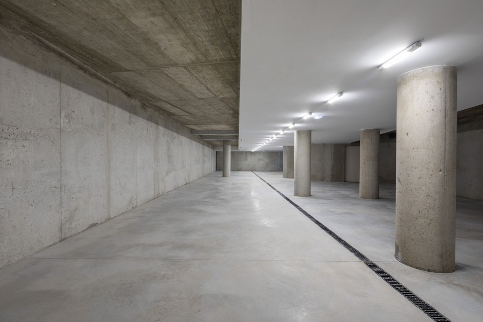 HS BUILDING by NOARQ