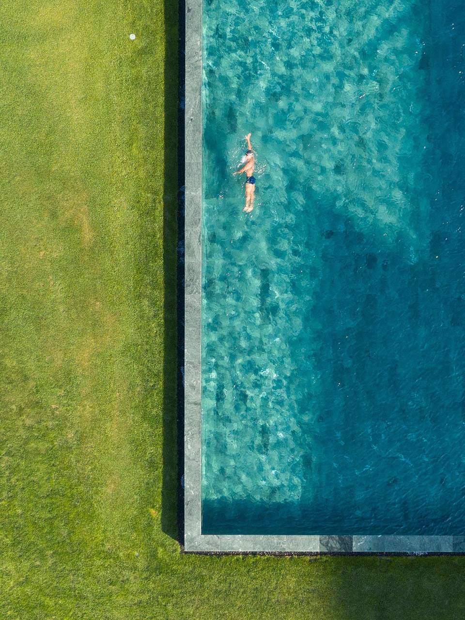 aranya sea mirror garden by zscape