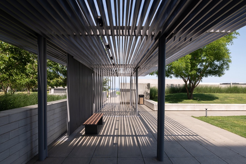 aranya sea mirror garden by zscape