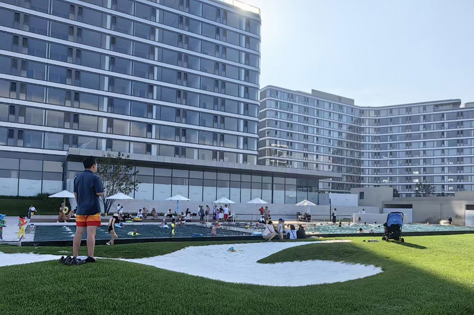 aranya sea mirror garden by zscape