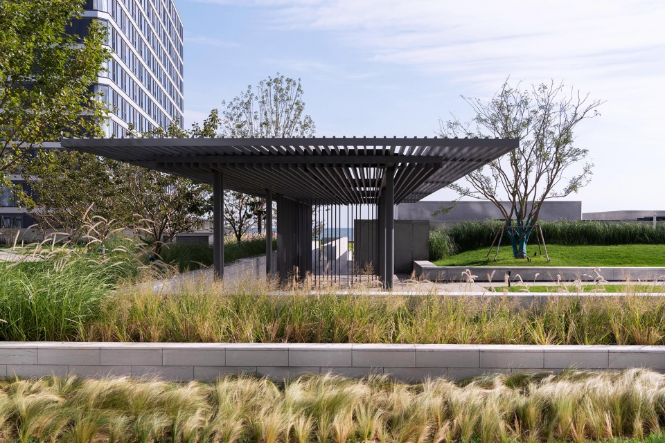 aranya sea mirror garden by zscape