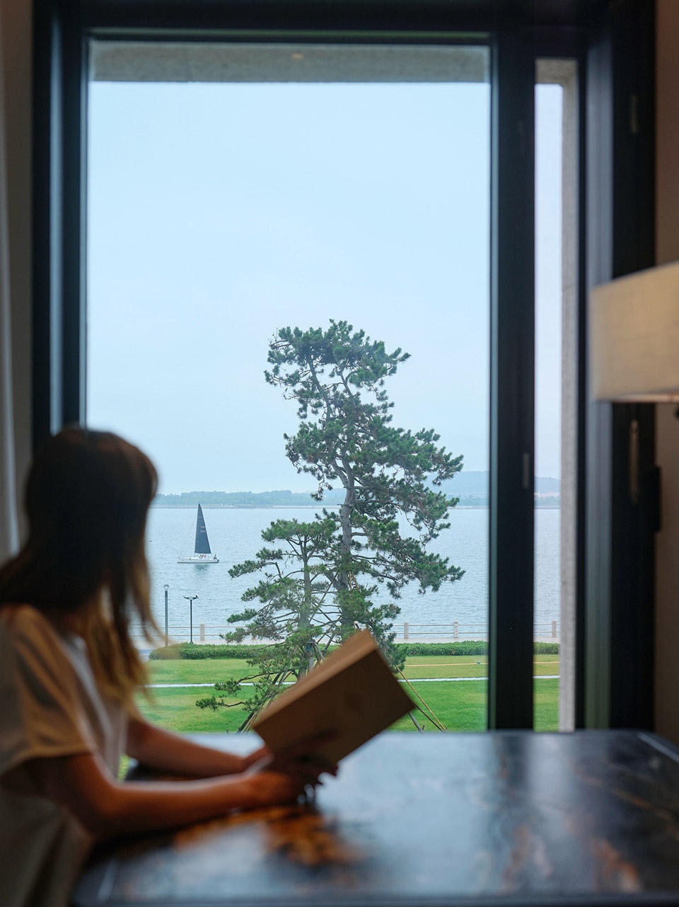 qingdao tides rise hotel by leeko architects