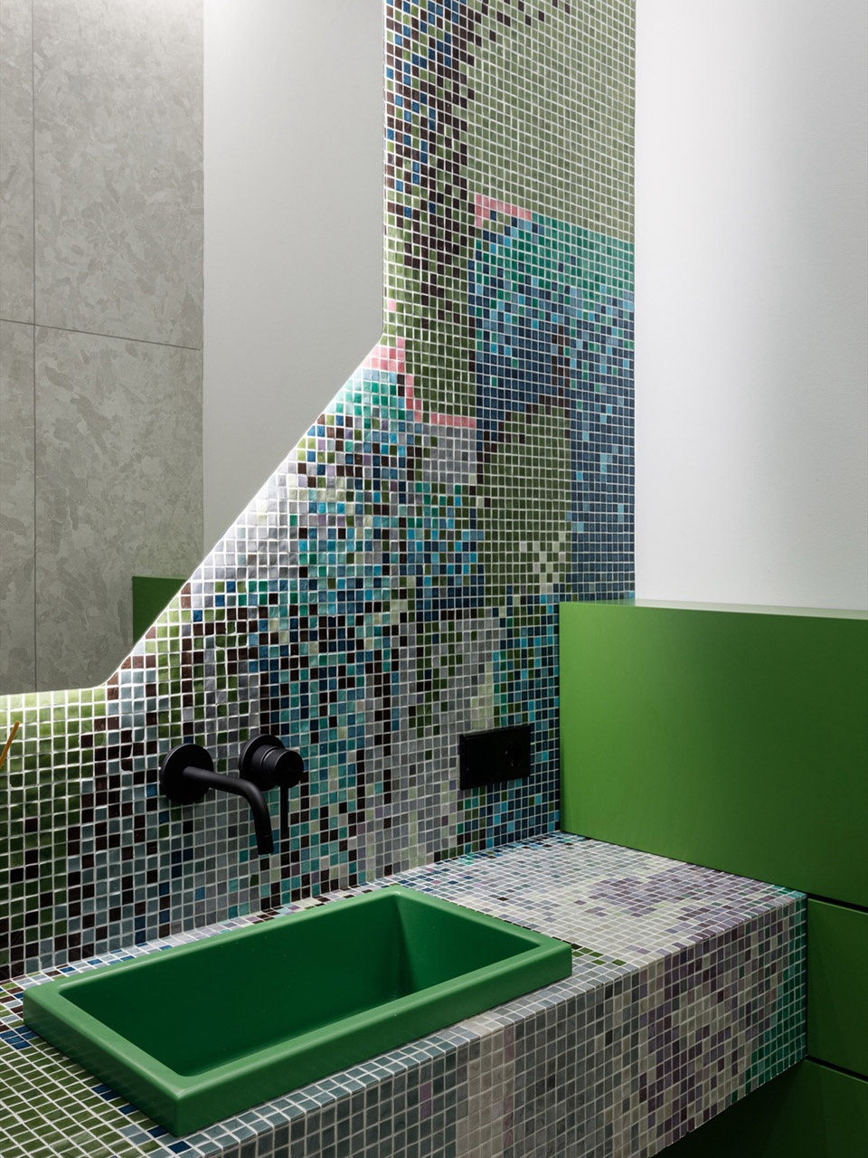 Manifest of Digital Aesthetics in a Residential Interior