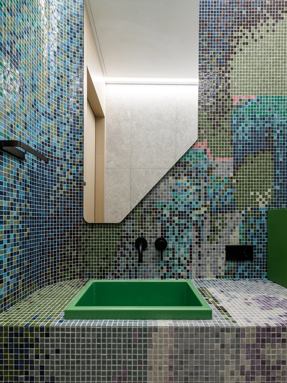 Manifest of Digital Aesthetics in a Residential Interior