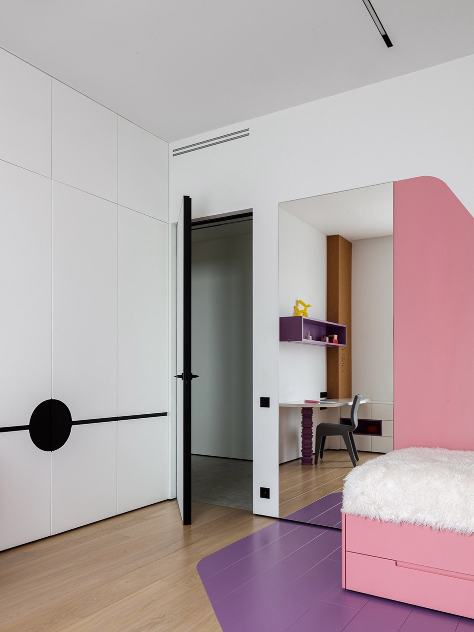 Manifest of Digital Aesthetics in a Residential Interior